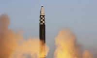 كوريا الشمالية اختبرت صاروخا عابرا للقارات يمكن أن يغطي مداه أميركا