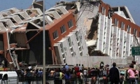 ارتفاع قتلى الزلزال في الاكوادور إلى 413 قتيل