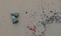 العشرات من الألغام البحرية تطفو على شواطئ تل أبيب