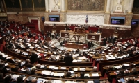 البرلمان الفرنسي يوافق على تمديد حالة الطوارئ 3 أشهر
