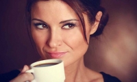 دراسة: شرب القهوة يومياً يحمي من سرطان الثدي