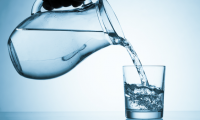 10 فوائد مذهلة لشرب الماء الدافئ يوميا