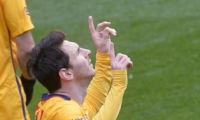 ميسي يسجل هدفين في فوز برشلونة 4-صفر 