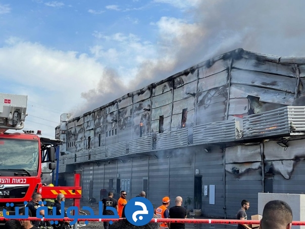 حريق  في المجمع التجاريّ Z سنتر في مدينة قلنسو