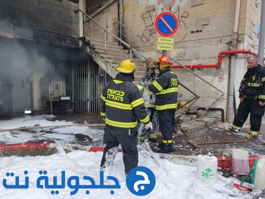 اندلاع حريق كبير في مبنى تجاري في تل أبيب