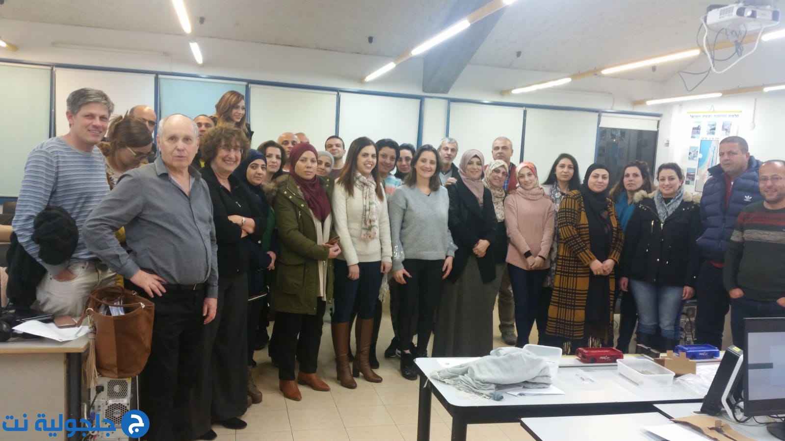 برنامج  روّاد  الفيزياء لتشجيع الطلاب من المجتمع العربي  بالتّخصّص ب 5 وحدات فيزياء  