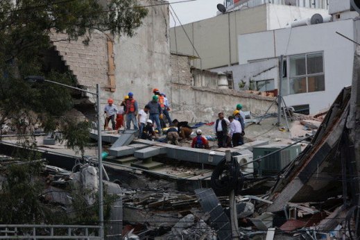 ارتفاع حصيلة قتلى زلزال المكسيك إلى 248 قتيلًا 