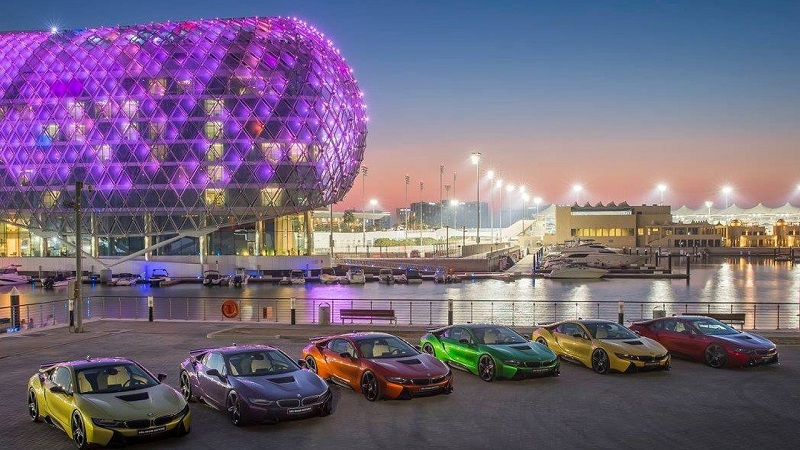 صور جديدة لسيارات i8 ذات الألوان النادرة المتواجدة في أبوظبي
