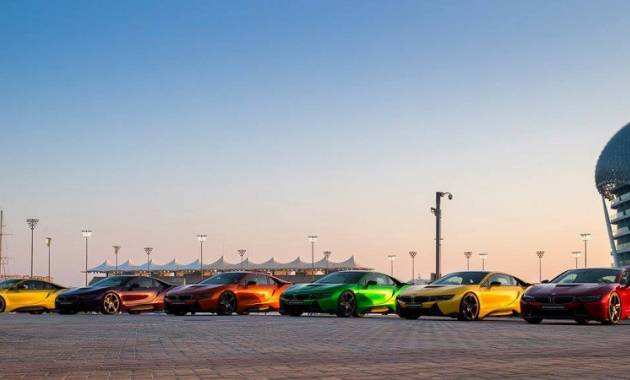 صور جديدة لسيارات i8 ذات الألوان النادرة المتواجدة في أبوظبي