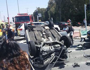 5 إصابات متفاوتة في حادث بين عدة سيارات