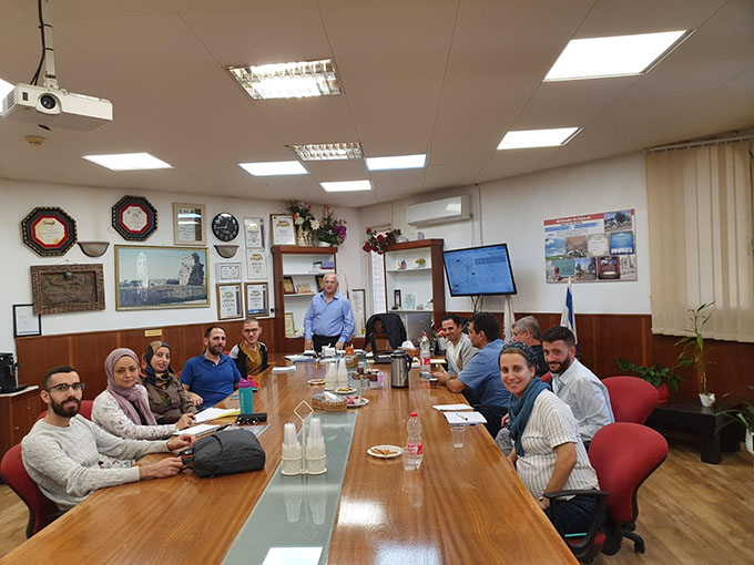 جلسة عمل مع وزارة المواصلات بخصوص المواصلات الجماهرية في جلجولية