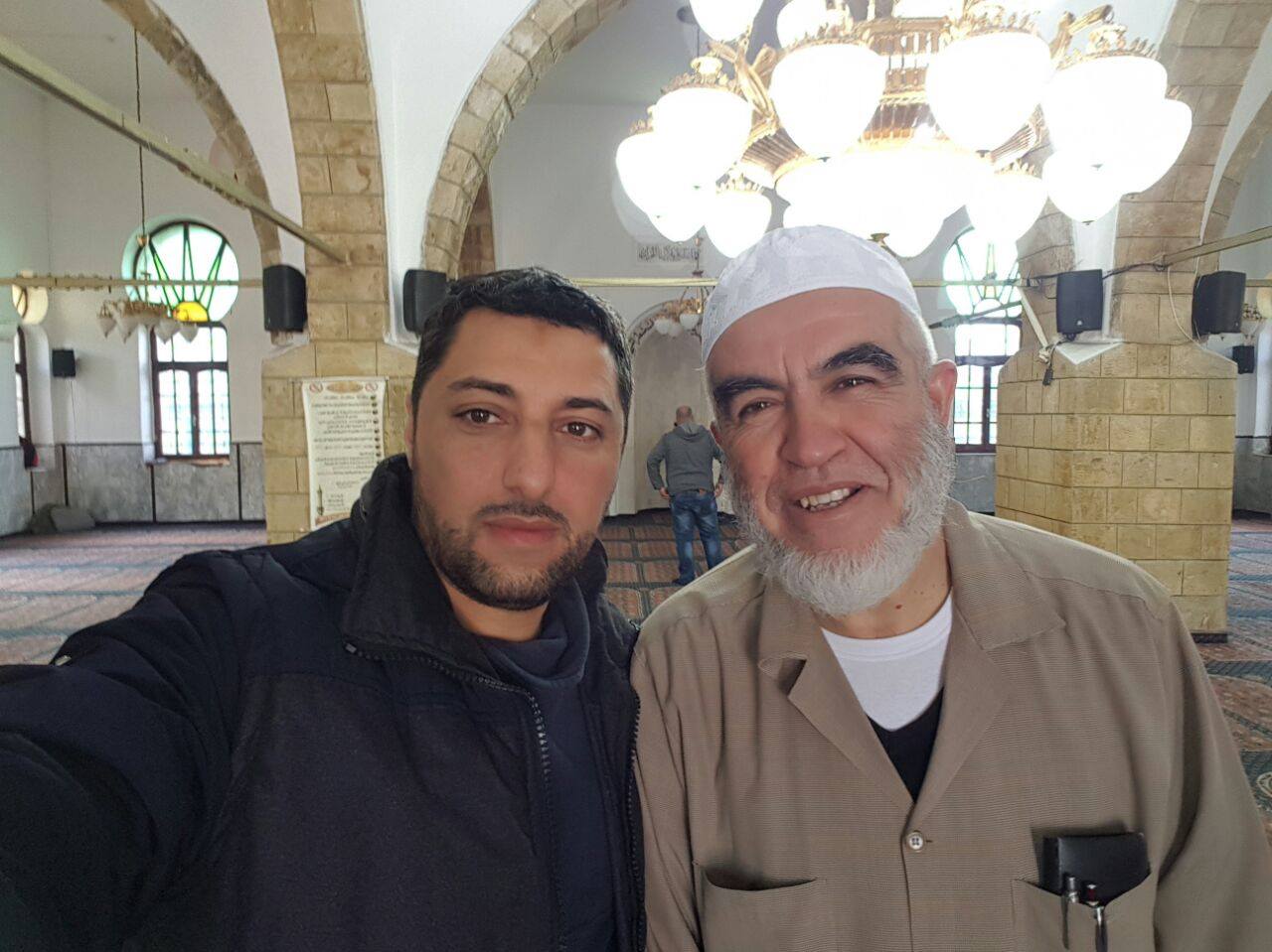 الشيخ رائد صلاح يغادر مسجد حسن بيك باتجاه ام الفحم