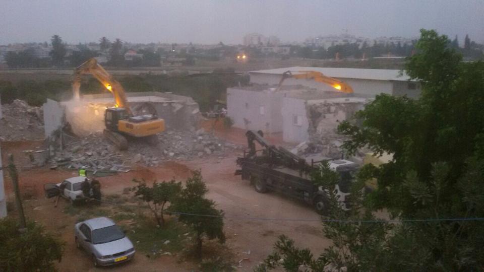 السلطات الاسرائيلية تهدم منازل عائلة عساف في دهمش